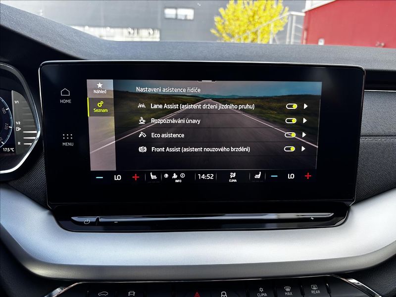 Škoda Octavia 2,0 TDI 110kW DSG Style Combi - fotka 31 z 39