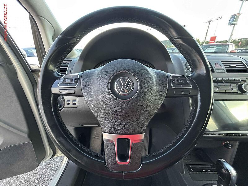 Volkswagen Touran (2011) 1.4TSI, DSG - fotka 13 z 16