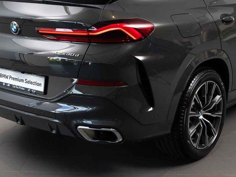 BMW X6 xDrive30d - fotka 9 z 24