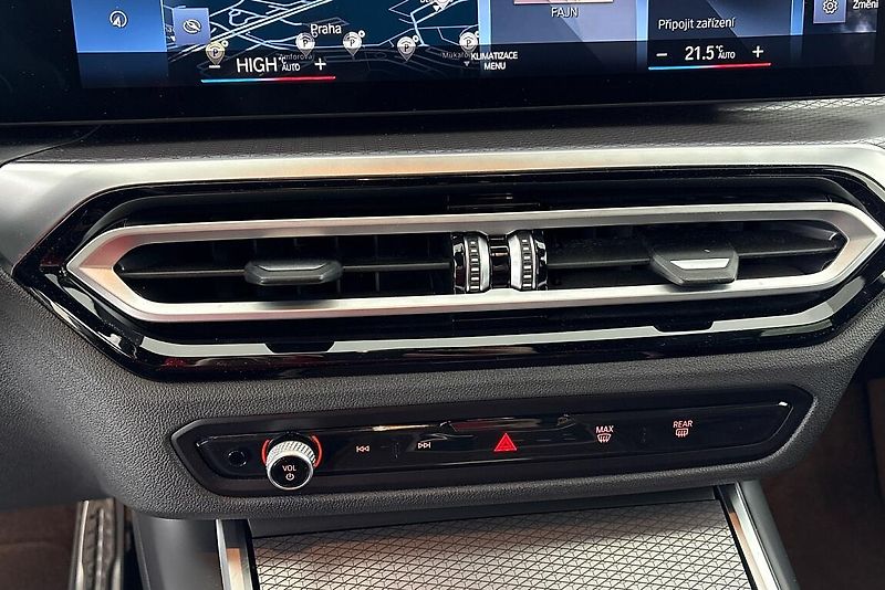 BMW Řada 3 řady 3 | 320d xDrive - fotka 17 z 21