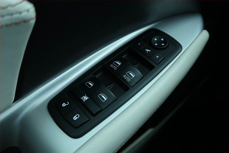 Fiat Freemont (2013) 2.0 MultiJet, 4X4, Automat - fotka 23 z 26