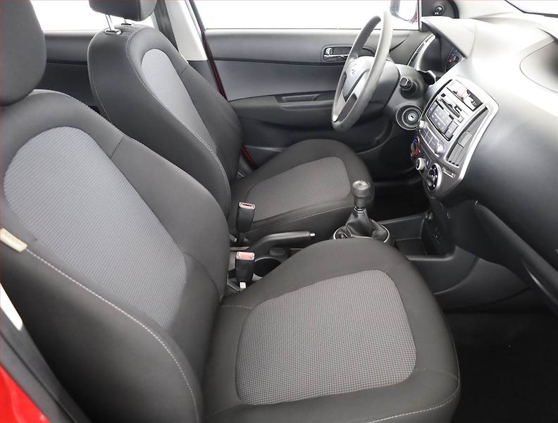 Hyundai i20 (2012) 1.2, ČR,1.maj, Serv.kniha - fotka 7 z 15