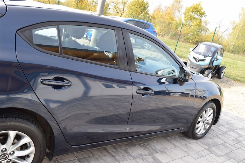 Mazda 3 1,5 74KW SKYAKTIV-G ALU KLIMA - fotka 11 z 38