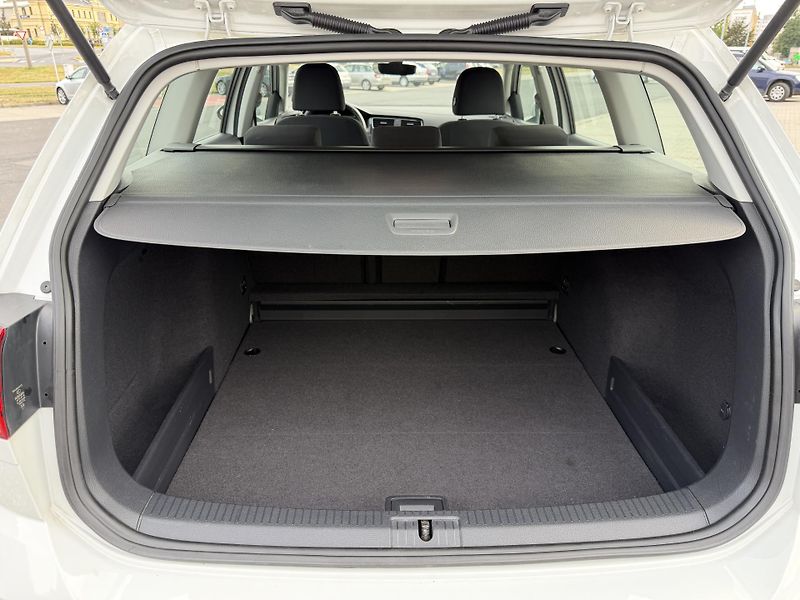 Volkswagen Golf Combi VII 1,6 TDi/85kW - fotka 53 z 66