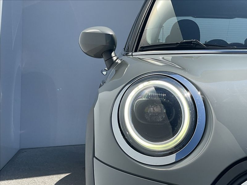 Mini Cooper 1,5 ACC+PDC - fotka 20 z 22
