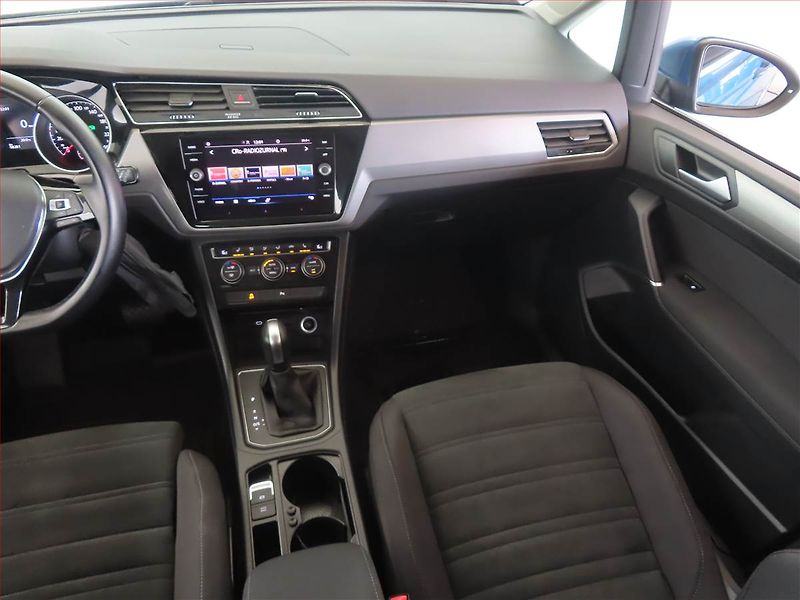 Volkswagen Touran (2022) Highline 1.5 TSI - fotka 8 z 14