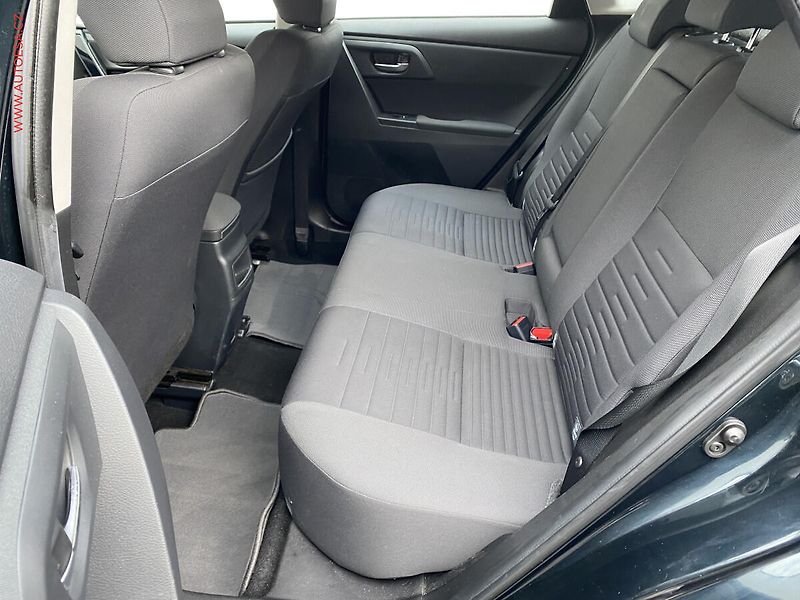 Toyota Auris (2015) 1.2T, Comfort, TZ, kamera - fotka 10 z 18