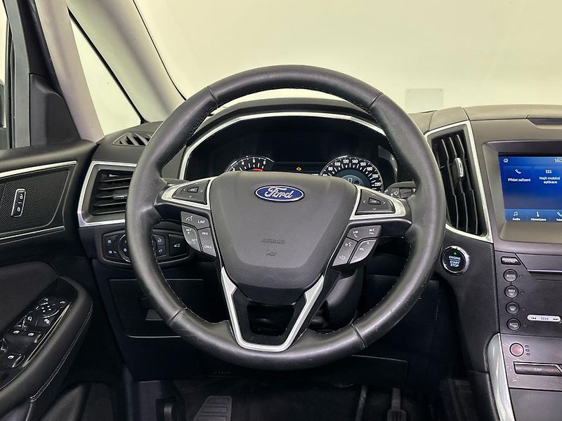 Ford S-MAX Titanium AT - fotka 18 z 28