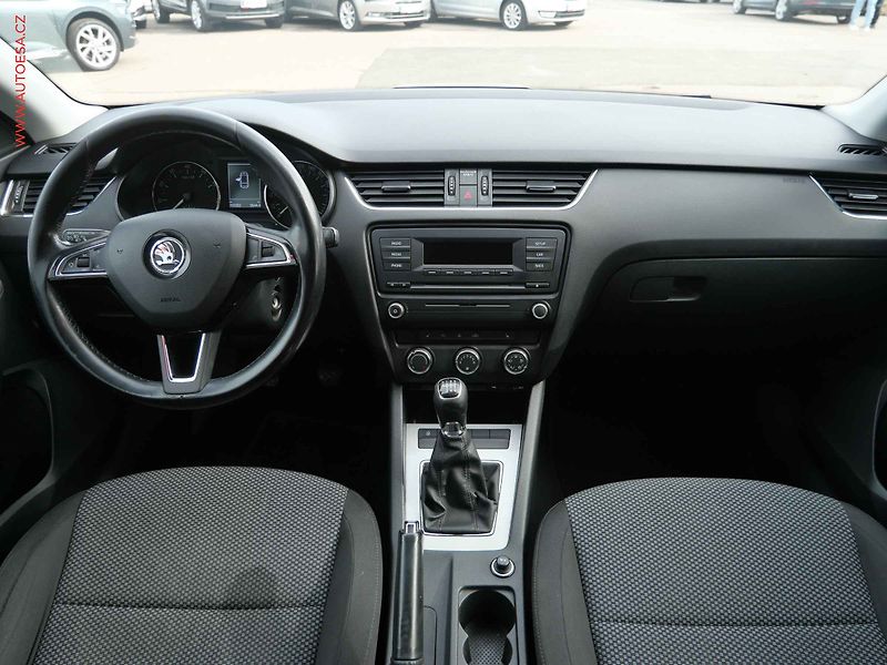 Škoda Octavia (2014) 1.4TSi, ČR, Ambition, TZ - fotka 8 z 16