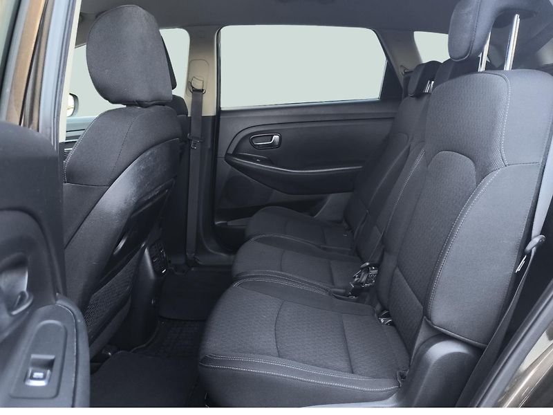 Kia Carens 1.6 i - fotka 7 z 26