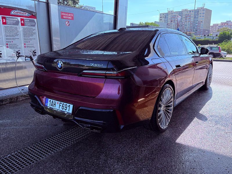 BMW Řada 7 (2024) BMW 740 M paket - fotka 6 z 20