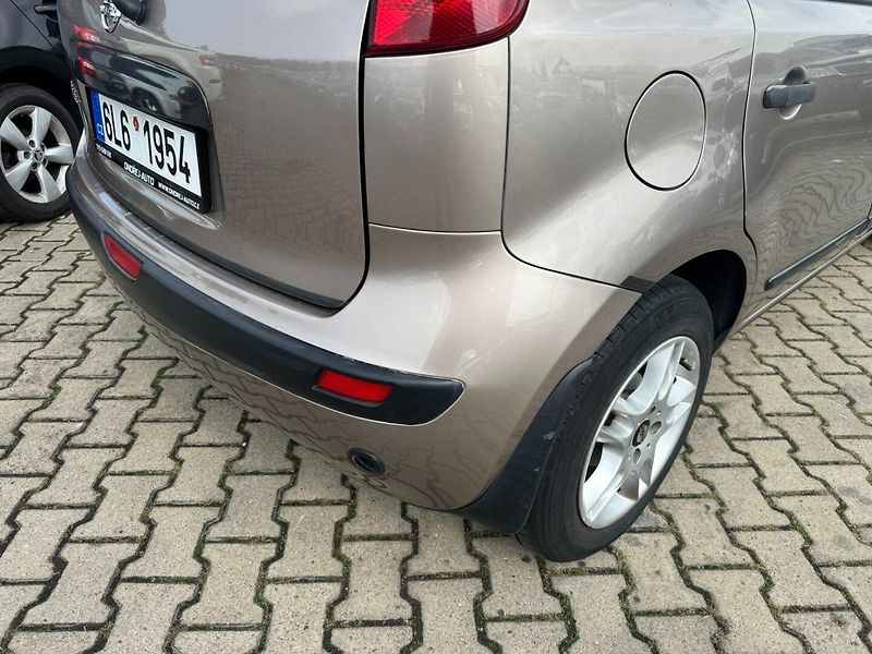 Nissan Note (2006) 1,4i 65 KW LPG - fotka 11 z 46