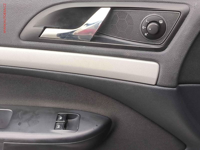 Škoda Octavia (2012) 2.0 TDi, ČR, AC, TZ - fotka 14 z 16