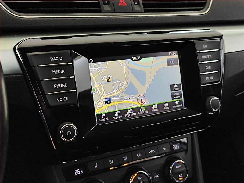 Škoda Superb (2015) Ambition Plus 1.6 TDI, Navi - fotka 12 z 16