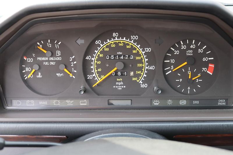 Mercedes-Benz 124 E320 CABRIO 162kW - fotka 27 z 50