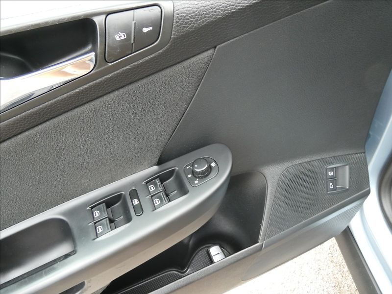 Volkswagen Passat 2,0 TDi 103kW Comfort,NAVI,TZ - fotka 26 z 38