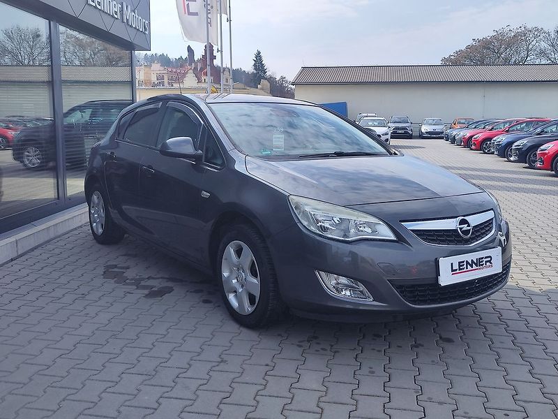 Opel Astra 1.4i/74kW Enjoy ČR - fotka 3 z 31