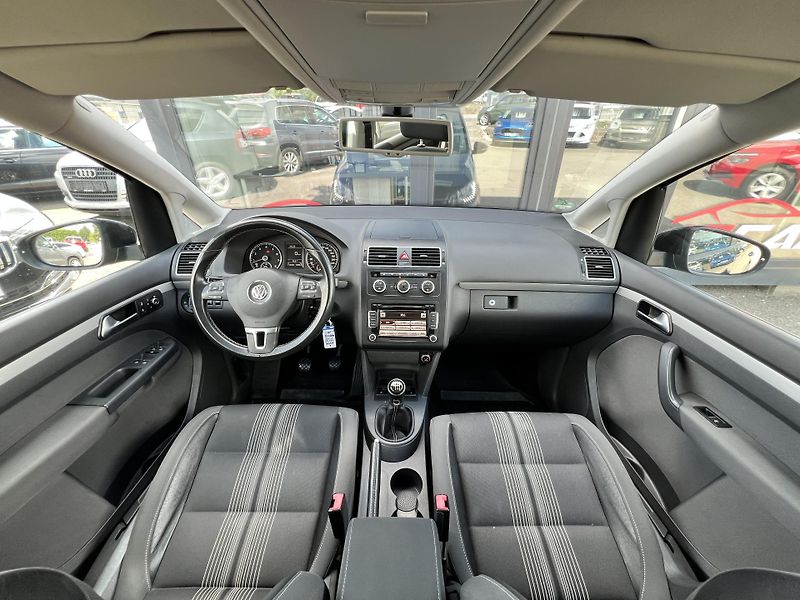Volkswagen Touran Match 1.4TSi 103kw 7MÍST TAŽNÉ - fotka 17 z 43