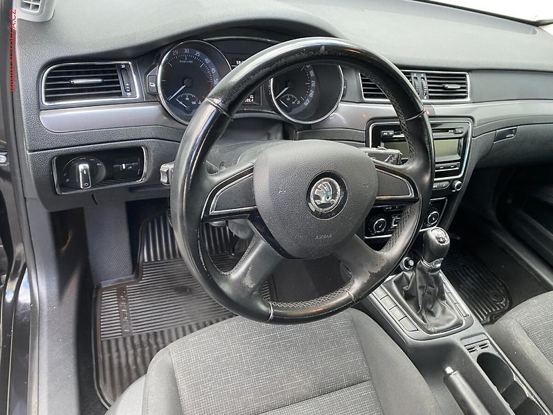 Škoda Superb (2014) 2.0 TDi 4x4, ČR, Active - fotka 12 z 18