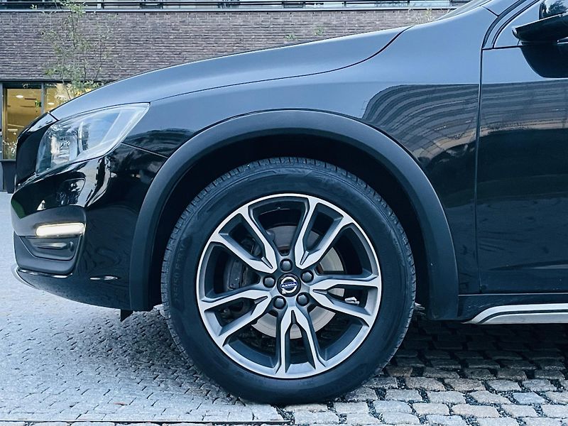 Volvo V60 2.4D4 5V AUTOMAT KAMERA TAŽNÉ - fotka 46 z 46