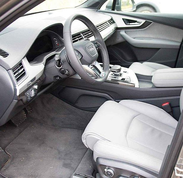 Audi Q7.