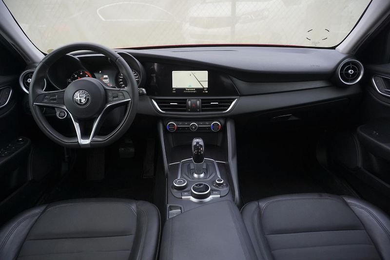 Alfa Romeo Giulia 2.2 JTD 132kW - fotka 16 z 25