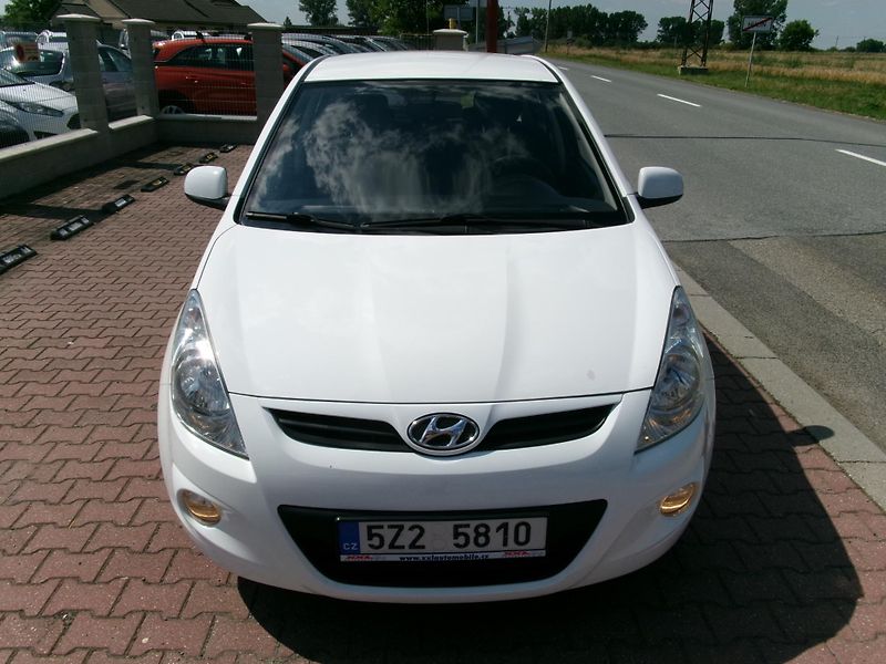 Hyundai i20 (2012) 1,2i KLIMA ČR ISOFIX - fotka 3 z 27