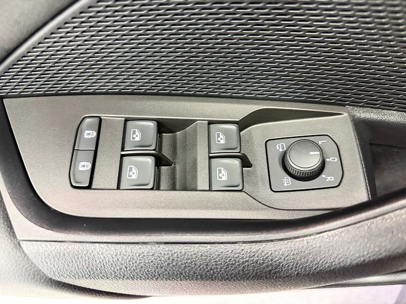 Škoda Octavia 2.0 TDI DSG 4X4 RS, ACC, LED, - fotka 25 z 28