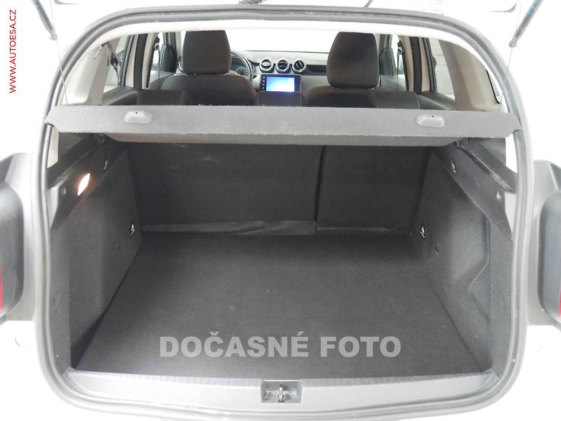 Dacia Duster (2021) 1.0 TCe, 1.maj,ČR, Navi, LED - fotka 7 z 20