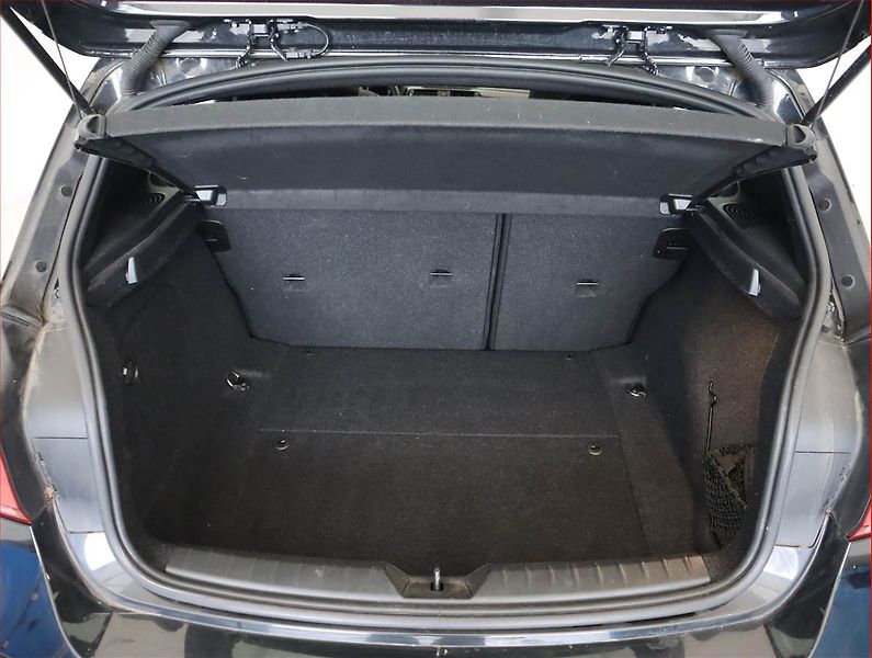 BMW Řada 1 (2019) 116d, Automat, Serv.kniha - fotka 14 z 22