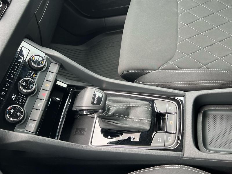 Škoda Karoq 1,5 TSi 110kW 7DSG SPORTLINE - fotka 18 z 30