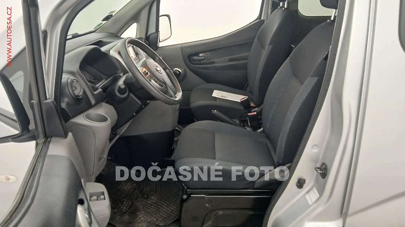 Nissan NV200 (2016) 1.5dCi EVALIA, Navi, kamera - fotka 14 z 16