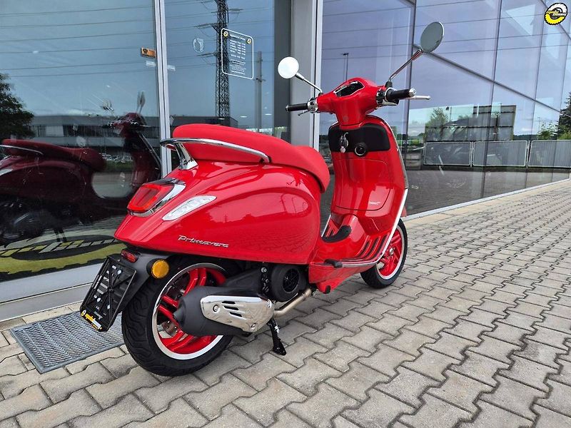 Vespa Primavera 125 3V ABS (2026) Primavera 125 RED - fotka 4 z 22