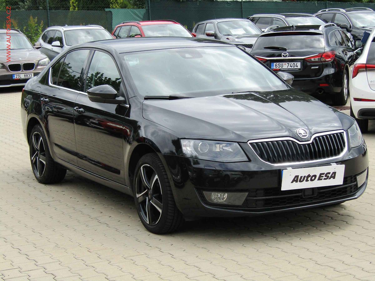 Škoda Octavia 2.0TDi, ČR, DSG, bixen, navi