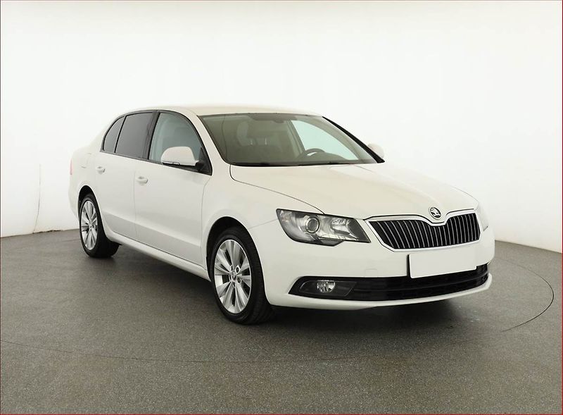 Škoda Superb (2015) 2.0 TDI, Serv.kniha, Tempomat - fotka 1 z 17
