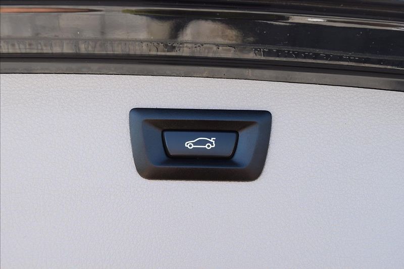 BMW Řada 3 2,0 318d F31 105KW NAVI TAŽNÉ - fotka 23 z 48