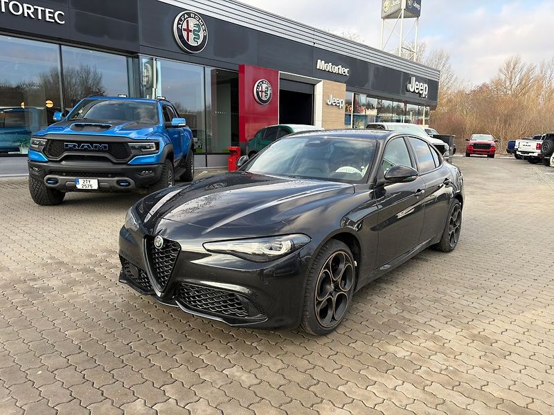 Alfa Romeo Giulia (2025) Intensa 2.0 Turbo 280k AT8 Q4 - fotka 3 z 8