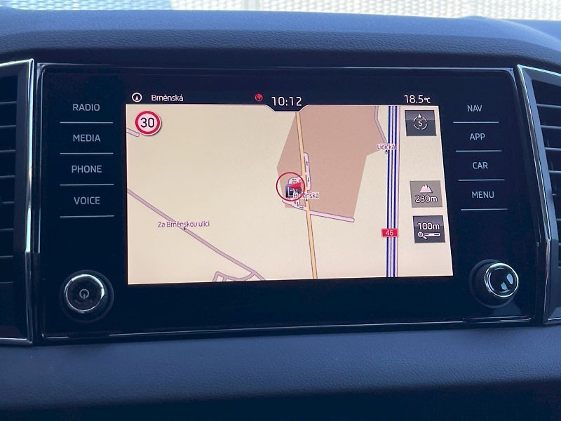 Škoda Karoq (2019) 1.5 TSI 110 kW DSG Style Plus - fotka 14 z 35