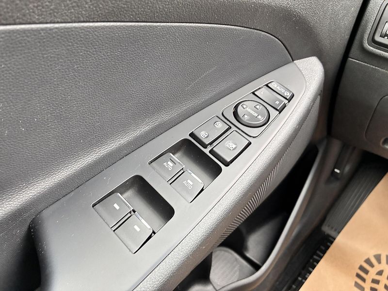 Hyundai Tucson 1.6T-GDI 130kW REZERVACE - fotka 27 z 40