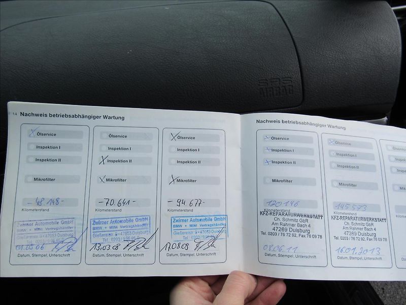 BMW Řada 5 2,5 525i Steptronic Exklusiv - fotka 26 z 28