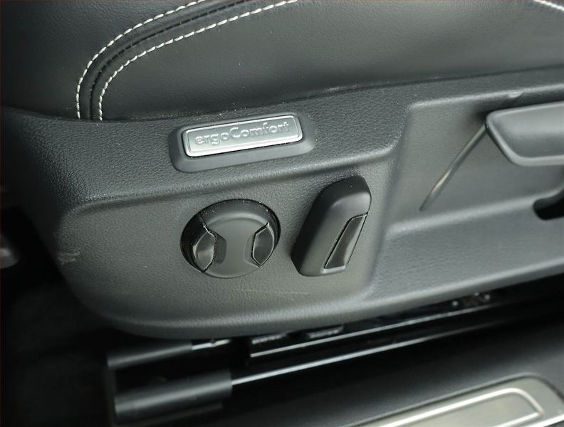 Volkswagen Passat (2020) Elegance 2.0 TDI, Automat - fotka 17 z 17