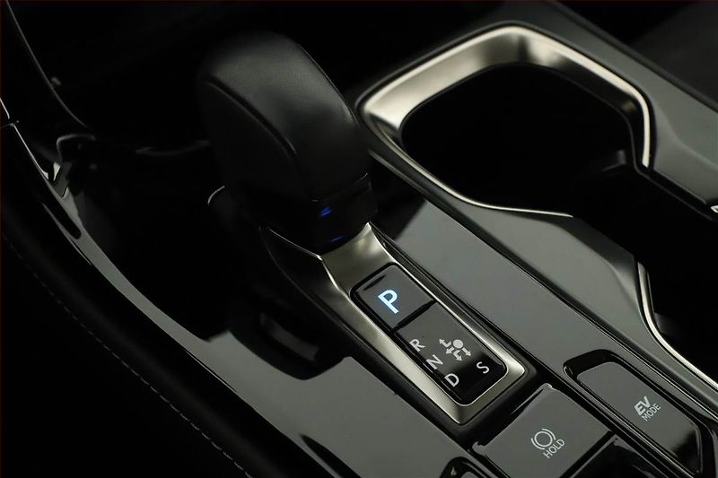 Lexus NX 200t (2023) 350h - fotka 10 z 18