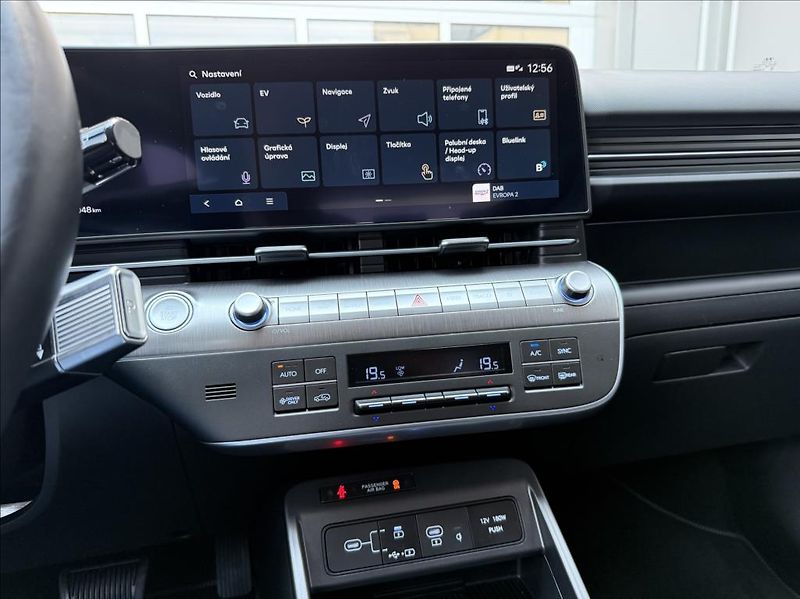 Hyundai Kona Power 65kWh  Style Premium - fotka 17 z 29