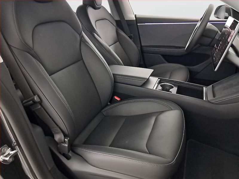 Tesla Model 3 (2025) Standard Range 60kWh, SoH 98% - fotka 9 z 34