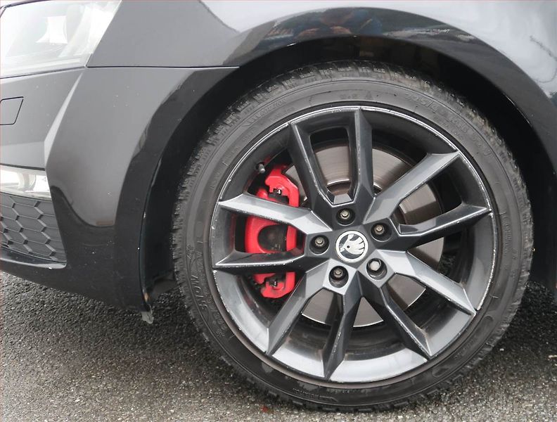 Škoda Octavia (2015) RS 2.0 TSI, Automat, Kůže - fotka 15 z 22