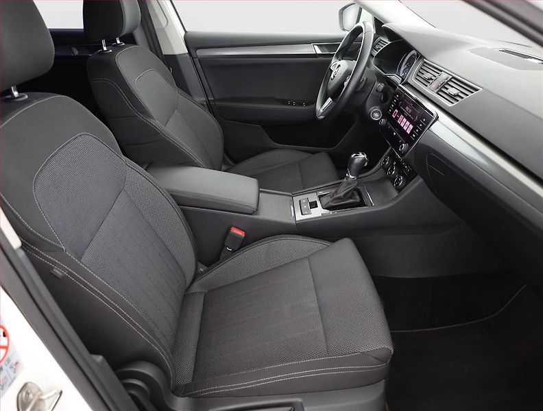 Škoda Superb (2019) 2.0 TDI, Automat, Serv.kniha - fotka 7 z 18