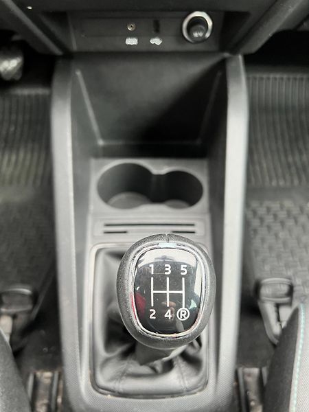 Škoda Fabia JOY 1.0MPi 55kw KLIMA NAVI ALU - fotka 29 z 47