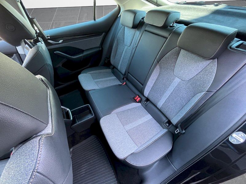 Škoda Octavia (2025) Top Selection 1.5 TSI 110kW MH - fotka 27 z 35