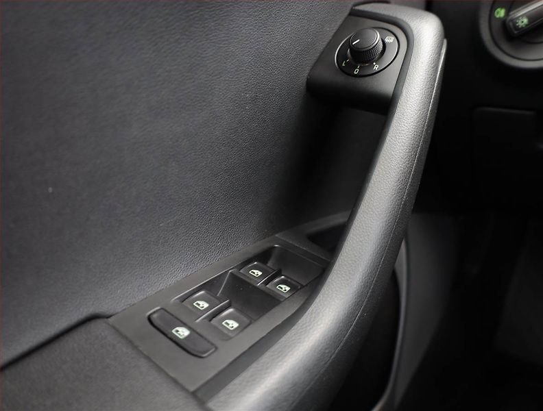 Škoda Octavia (2019) 1.6 TDI, Automat, Serv.kniha - fotka 16 z 18