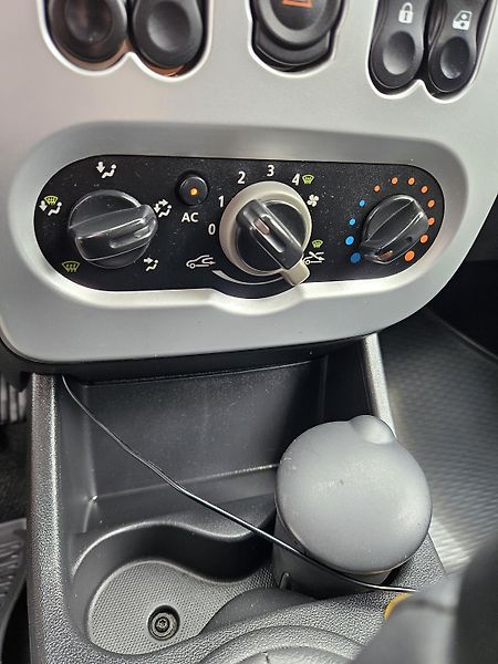 Dacia Sandero (2008) 1.6 16v, PĚKNÝ STAV,  SPLÁTKY  - fotka 16 z 23